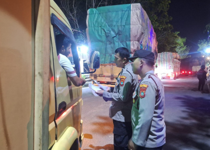 Polsekwas Pelabuhan Pangkalbalam Cek Muatan KM Sakura Express