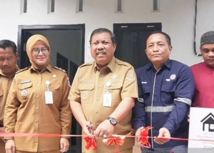 Pemkot Pangkalpinang Serahkan Rumah Layak Huni Bantuan Perusahaan Tambang