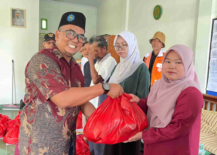 Jelang Idul Adha, Lazismu Bangka Salurkan 42 Paket Sembako untuk Warga dan Guru AUM