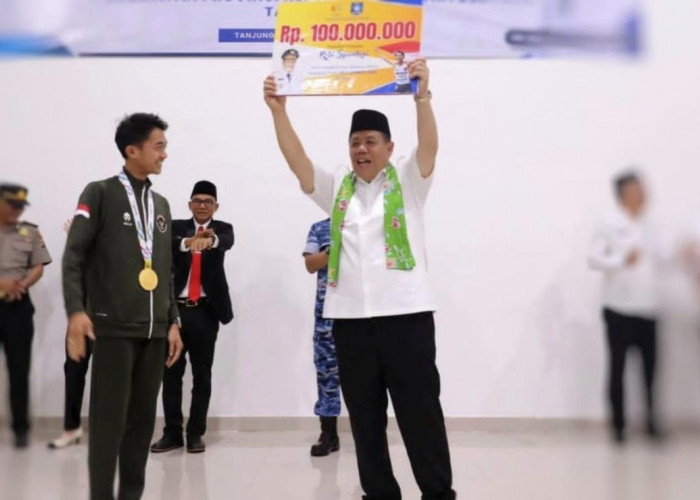 Mengukir Sejarah di SEA GAMES, Robi Syianturi Diberikan Penghargaan Istimewa Oleh Gubernur Hidayat Arsani