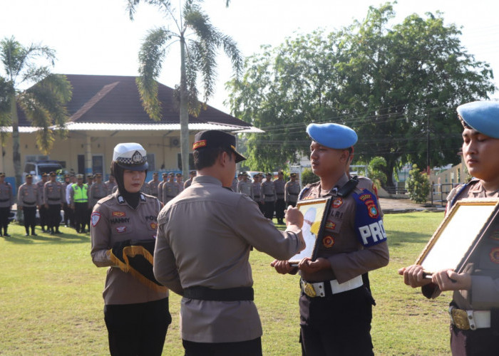Tegakkan Marwah Institusi, Kapolres Bangka Pimpin Upacara PTDH 3 Personel