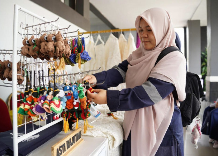 PT Timah Beri Ruang UMKM Lewat Bazar UMKM, Dagangan Laris dan Produk Lokal Jadi Souvenir