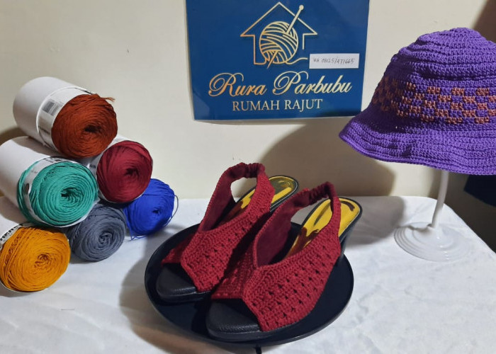 Pelaku Usaha: Di Rumah BUMN, Keunikan Sepatu & Sandal Rajut dari Tarutung Dibantu Promosikan