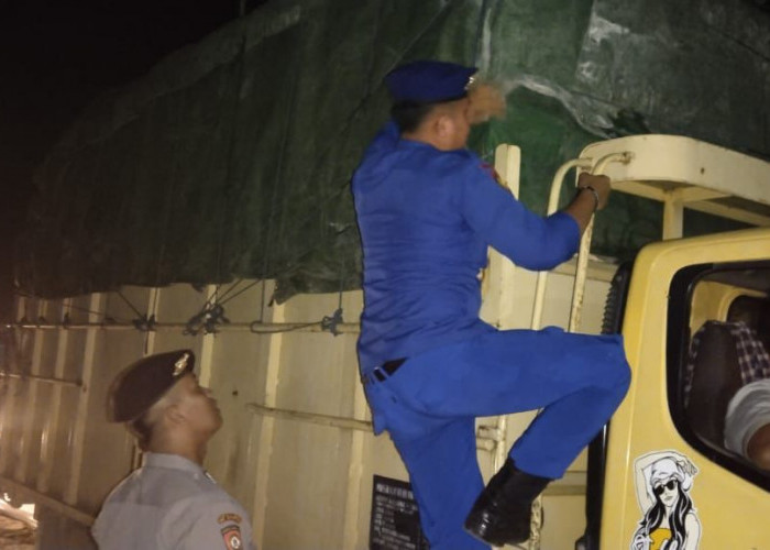 Antisipasi Barang Ilegal Masuk, Polisi Perketat Pemerikasaan di Pelabuhan Tanjung Kalian
