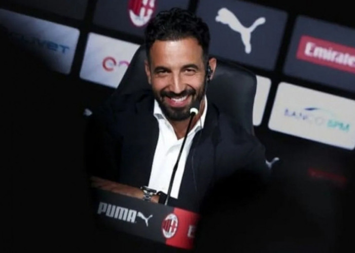 AC Milan Gaet Mantan Pelatih Manchester United