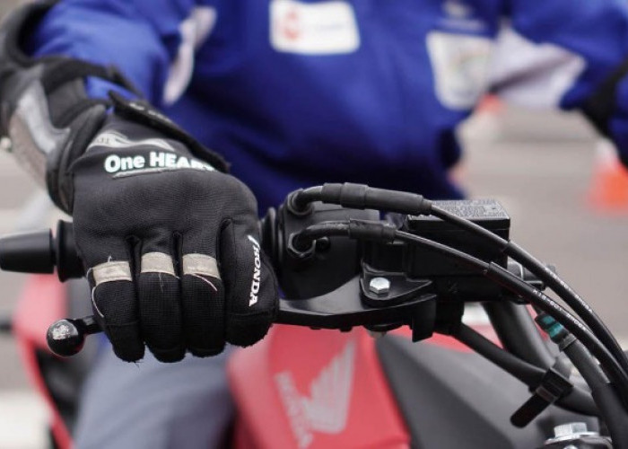 Kebiasaan Kecil, Risiko Besar: Hindari Memutar Gas Sambil Mengerem