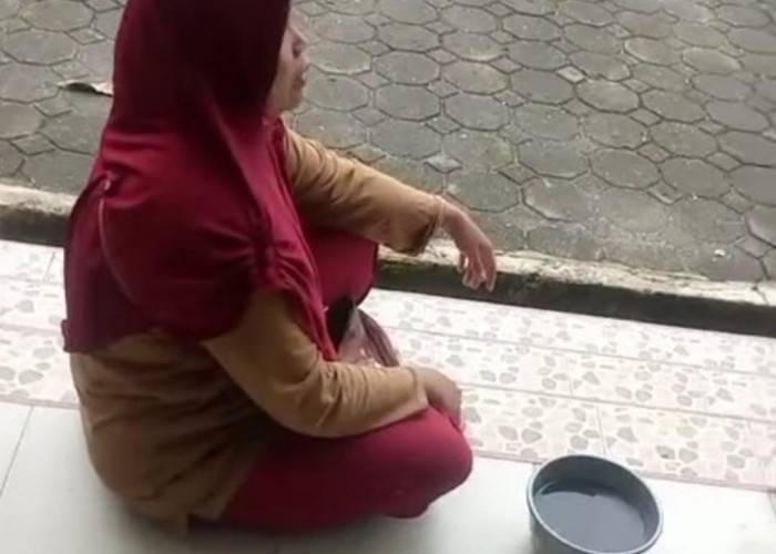 Video Viral, Ibu Ibu Bawa Timah Ingin Jual di Kantor PT. Timah, Sebut Butuh Beli Susu dan Makan Anak   