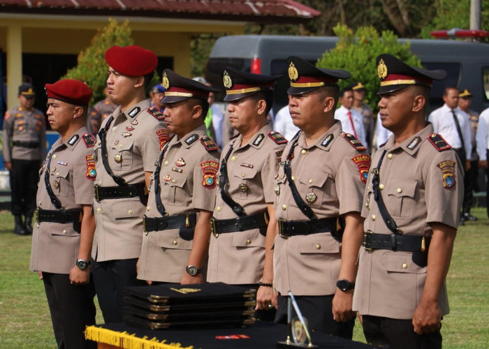 Enam perwira Polres Bangka Tengah bergeser