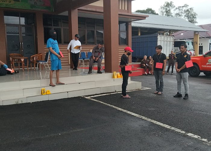 Kasus Pengeroyokan dr. Fauzan, Tersangka Peragakan 30 Adegan dan Aksi Keluarkan Senjata Api 