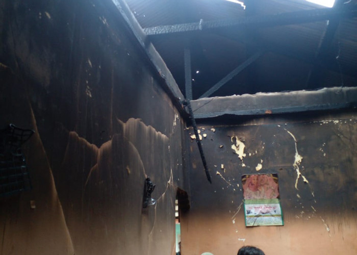 Rumah Terbakar di Cengkongabang, Kerugian Capai Rp100 Juta 