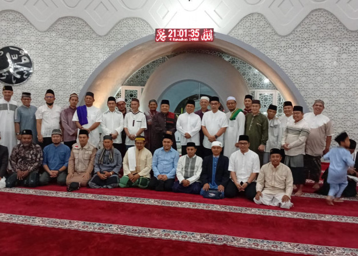 Pj.Walikota Safari Ramadan ke Masjid Kubah Pangkalpinang   