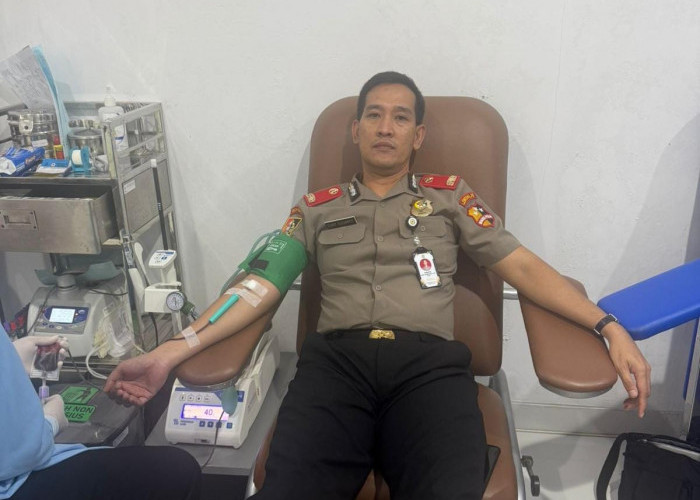 Peduli Kemanusian, Serdik Sespimen Polri Angkatan 65 Kompol Evry Susanto Donorkan Darah di PMI Pangkalpinang