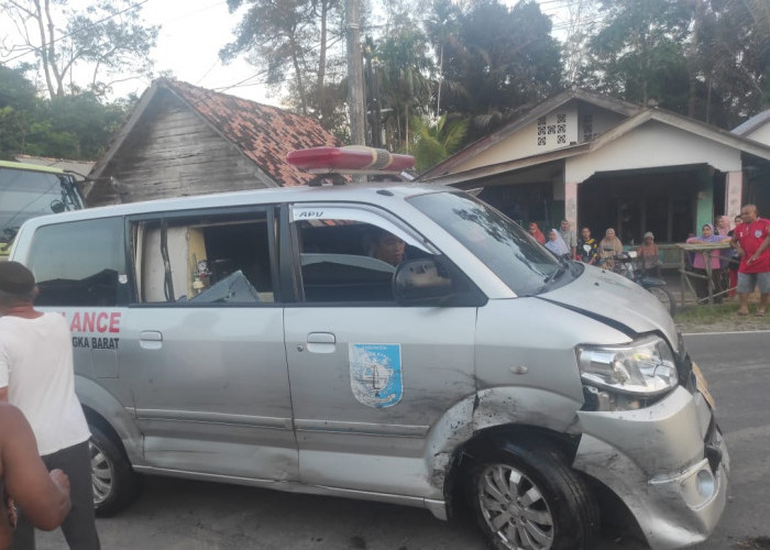 Ambulans Tabrakan di Desa Kacung, Pasien Darurat yang Dibawa Meninggal Dunia 