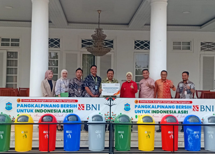 Wako Udin Terima Penyerahan CSR 15 Unit Tong Sampah dari BNI