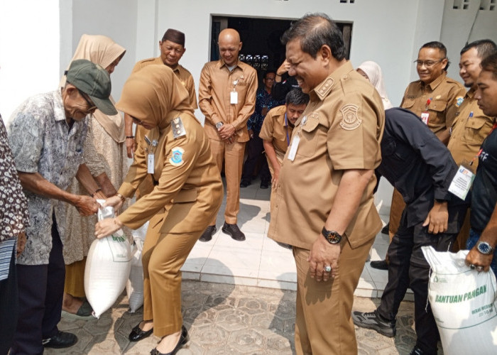 19.808 Warga Pangkalpinang Desil 1 - 4 Terima Beras PBP, Penerima Bansos Jangan Terlibat Judol