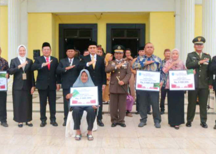 Momentum Hari Pahlawan, Pemkab Bangka Tengah Beri Penghargaan bagi Para Pejuang Daerah