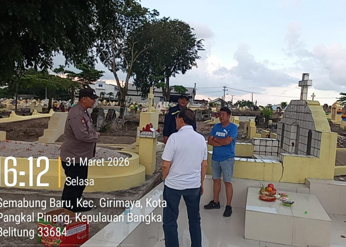 Siaga Cheng Beng, Polsek Bukit Intan Awasi Ziarah Kubur di TPU Yayasan Sentosa Pangkalpinang   