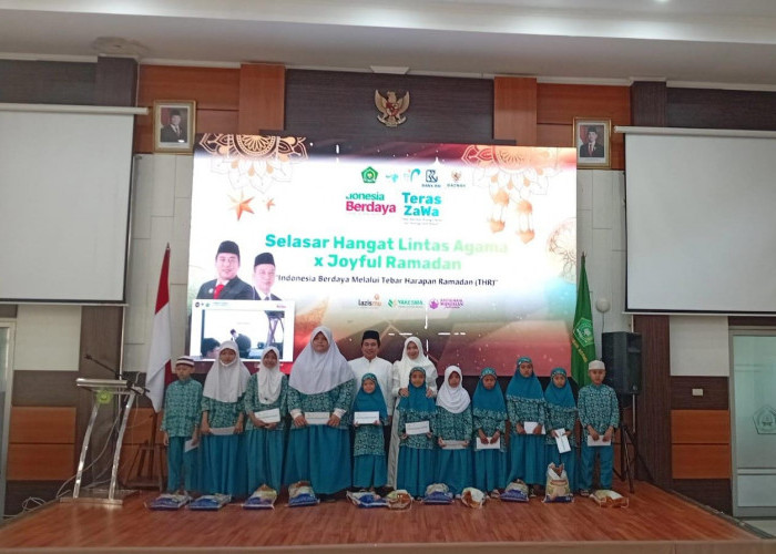 Perdana Pegawai dan Keluarga Kanwil Kemenag Babel Bayar Zakat Fitrah Lewat Bimas Islam