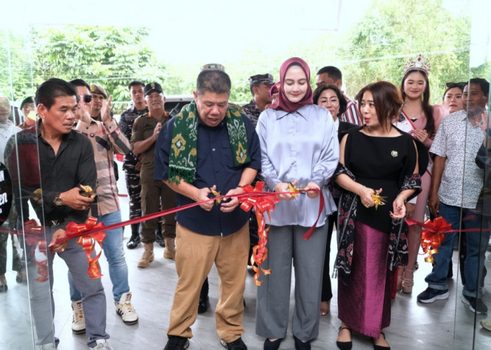 Dukung Peningkatan Ekonomi Babel, Gubernur Hidayat Arsani Resmikan Tiga Unit Usaha di Air Mangkok