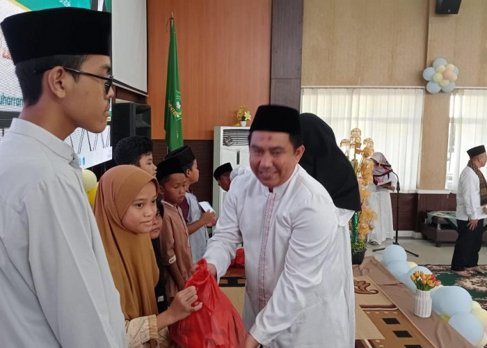 Kanwil Kemenag Babel Bagi 5000 Paket di Lebaran Yatim dan Difabel 10 Muharam 1447 H