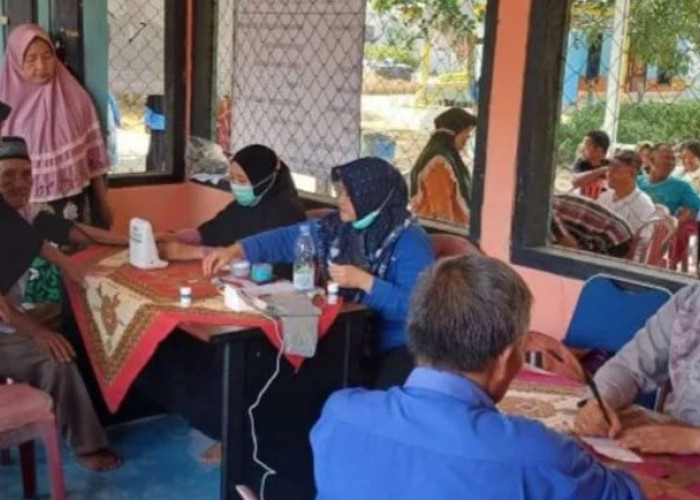 Hari Kesehatan Nasional, Dinkes Bateng Buka Layanan Kesehatan di Pulau Nangka 