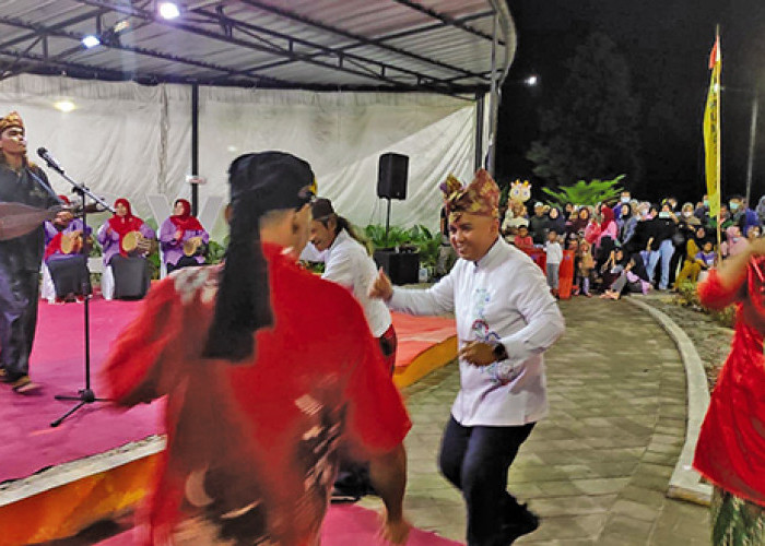 Festival Dambus Gerunggang Bius Warga Kota PGK
