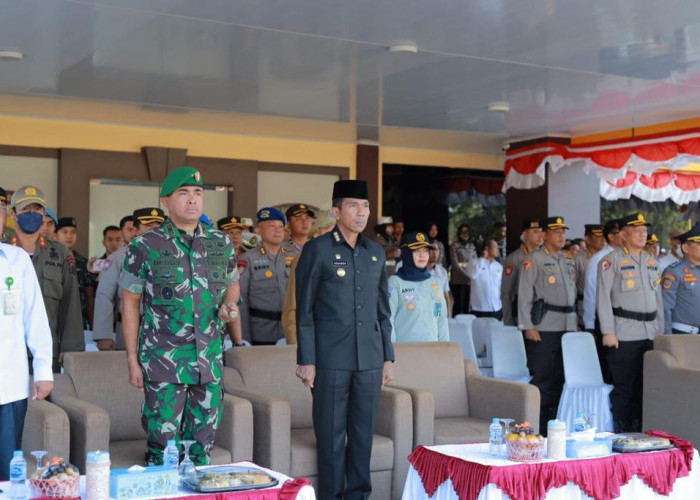 Pj Gubernur Suganda Hadiri Apel Gelar Pasukan Operasi Zebra Menumbing 2023 