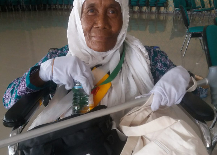 Sarfaan, Jamaah Haji 84 Tahun Asal Bateng, Naik Haji dari Hasil Kebun Kelapa