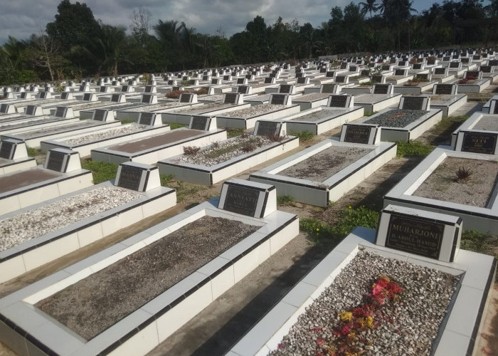 Terlihat Beda, Pemakaman Milik Yayasan Al Ittihaad Ini Rapi dan Indah