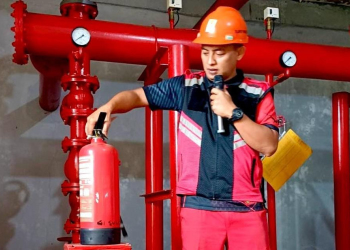 PLN ULTG Belitung Laksanakan Refreshment Penggunaan dan Pemeliharaan APAR Pastikan Kesiapan Alat Pemadam Api