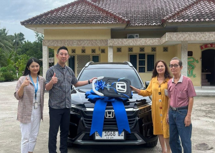 Asik, Nasabah J Trust Bank Dapat Hadiah Mobil