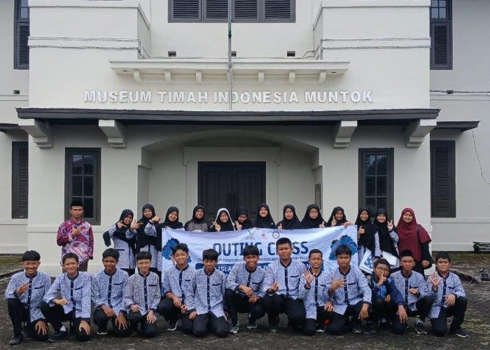 Kenali Sejarah Pertimahan, Siswa SMP Islam SMART Antusias Kunjungi MTI Mentok