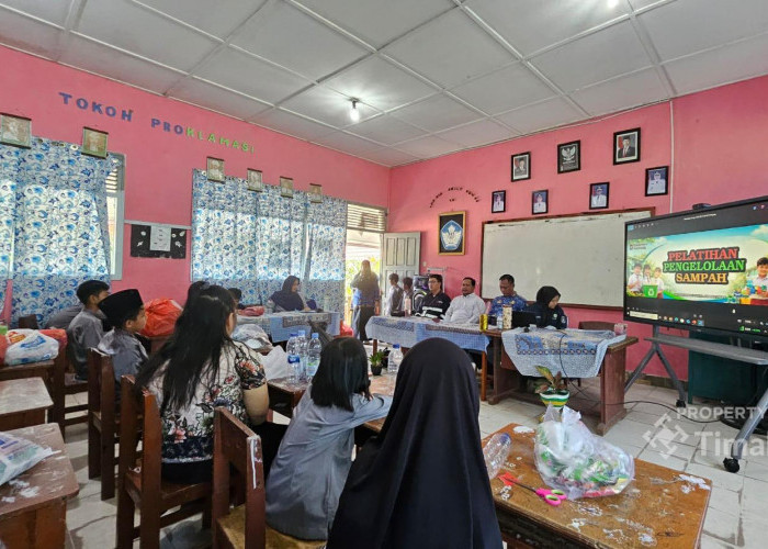 PT Timah Bersama DLH Babar Dorong Pelajar Kelola Sampah Plastik Secara Kreatif