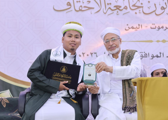 Putra Belitung Raih Gelar Sarjana di Yaman, Kisah Keteguhan Semangat di Balik Air Mata