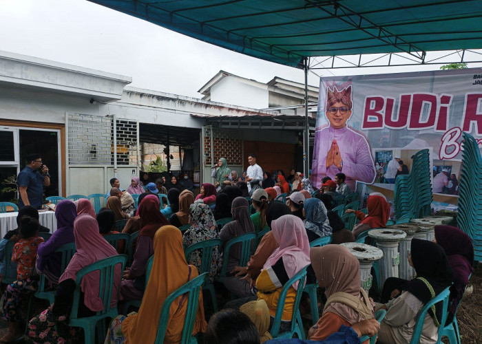 Warga Gerunggang Curhat Soal Sampah, Drainase hingga Lampu Jalan ke Budi RRI