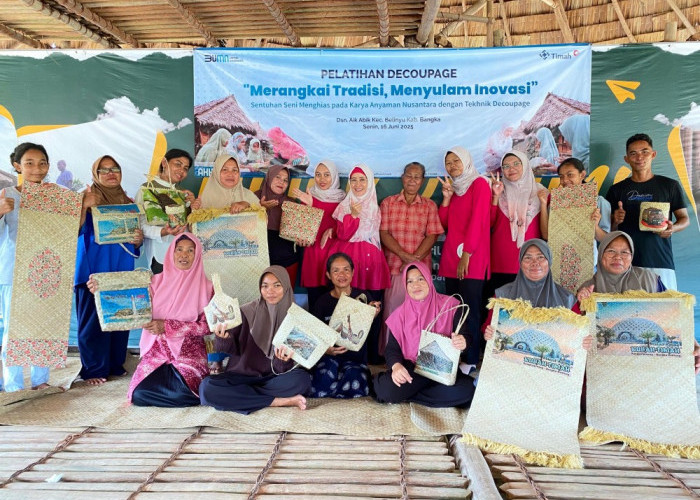 PT Timah Gelar Pelatihan Decoupage bagi Masyarakat Adat Mapur, Dorong Pengembangan Kerajinan Lokal dan Ekraf