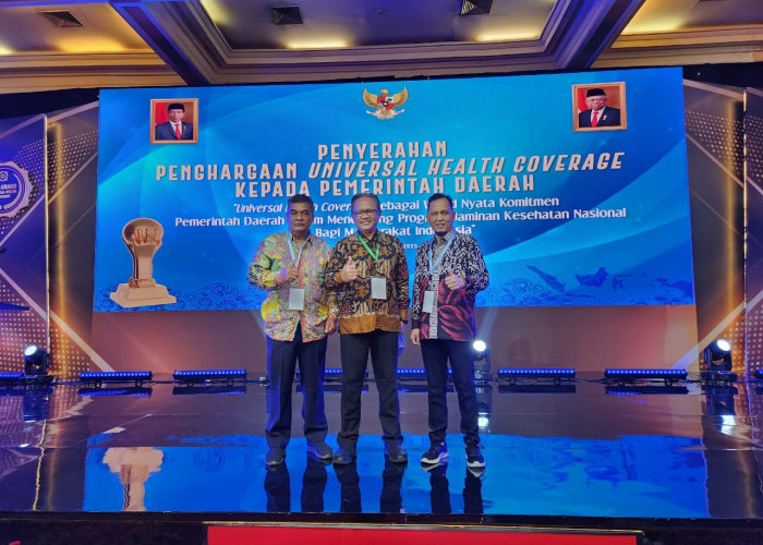 Pencapaian Bersama, Bangka Tengah Terima Penghargaan UHC dari Wapres RI 