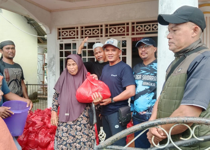 PT TIMAH Tbk Bersama Mitra Salurkan Bantuan Sembako hingga Dukung Ekonomi Dusun Tanjung Rata