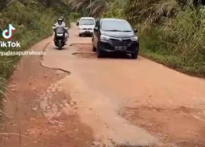 Ruas Jalan Kecamatan Payung Maupun Simpang Rimba dan Perbatasan Berlubang