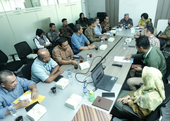 Pemkab Bangka Barat Bahas Pengembangan Akses Jalan dan Fasilitas Umum KIPT Tanjung Ular Bersama KLHK