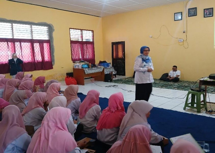 Poltekkes Kemenkes Pangkalpinang Gelar Pengabdian Masyarakat di MA Al Islam Desa Kemuja 