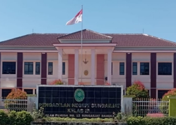 Konyol! Oknum Hakim Nyaris Duel dengan Advokat di Halaman PN Sungailiat