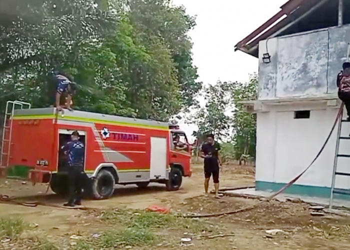 PT Timah Tbk Salurkan Bantuan Sarana Air Bersih ke Ponpes Bahrul Ulum Islamic Centre