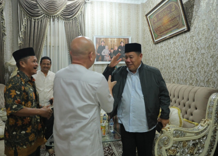 Gubernur Babel Sambangi Kediaman Bupati Bangka Tengah dan Ketua DPRD Babel di Momen Idul Fitri