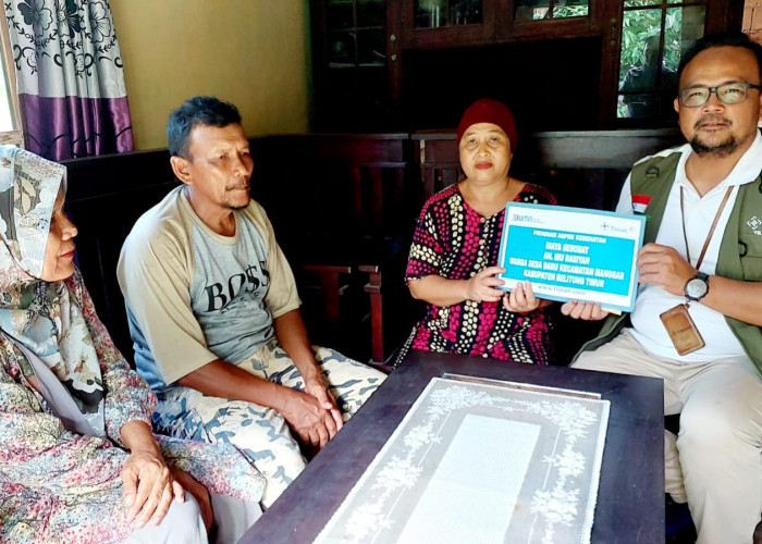 Dua Warga Belitung Timur Terima Bantuan Biaya Pengobatan dari PT Timah Tbk