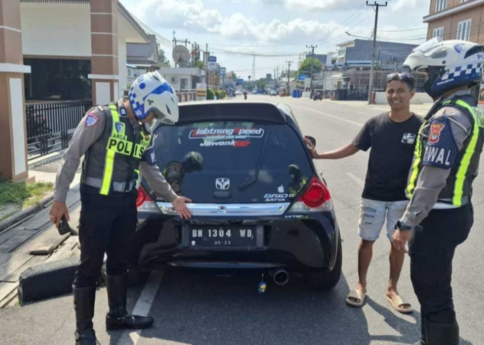 Satlantas Polres Belitung Razia TNKB Tak Standar, Sejumlah Pengendara Ditindak