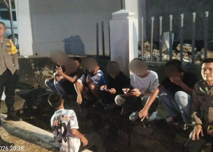 Patroli Polsek Bukit Intan Sasar Tongkrongan Remaja dan Kos-kosan, Cegah Geng Motor dan Peredaran Narkoba