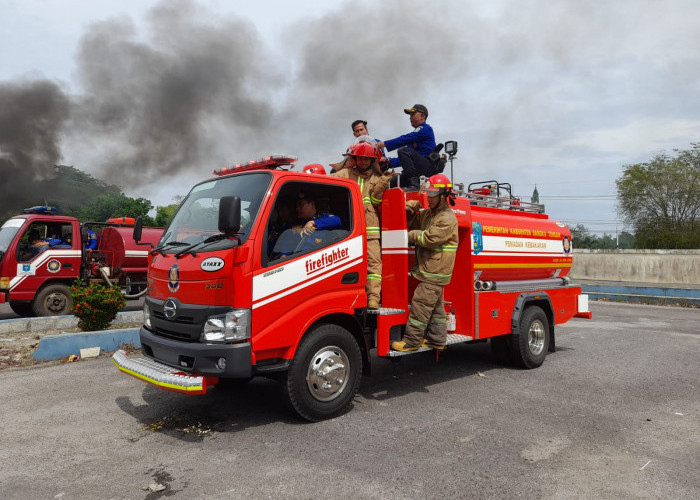 Damkar Bateng Tambah 1 Mobil Kebakaran, Algafry: Tiap Kecamatan, Minimal Punya 1