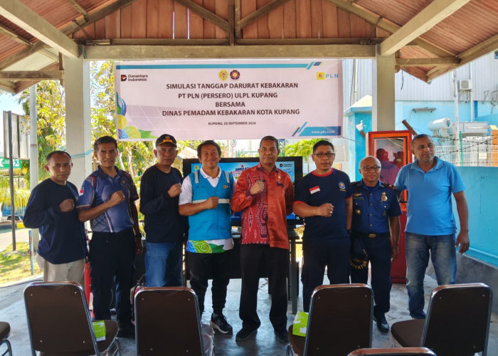Tingkatkan Kesiapsiagaan Darurat, PLN UPK Timor Gelar Simulasi Pemadaman Kebakaran Bersama Damkar Kota Kupang