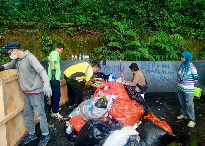 Ombudsman Babel Beberkan Penyebab Penumpukan Sampah di TPS Al Kautsar Sungailiat